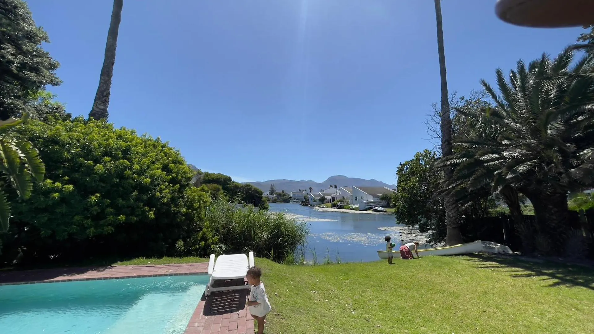 Spacious Park Island Studio At The Lake Cape Town 0*,  South Africa